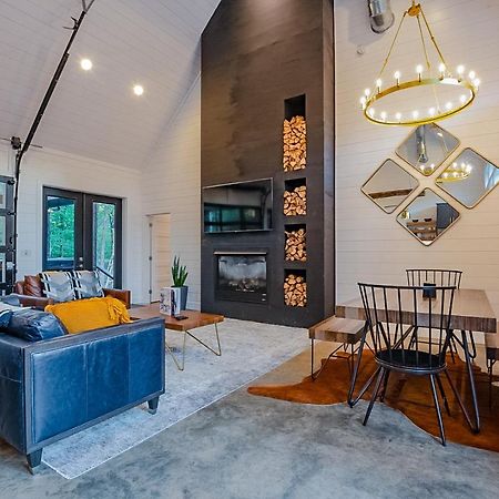 "The Barndo" 4Br Luxury Cabin, Hot Tub, Fire Pit, Bunks, Arcades, Playhouse! Broken Bow Eksteriør bilde