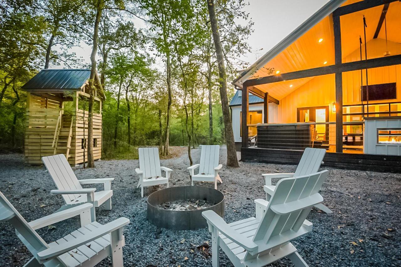 "The Barndo" 4Br Luxury Cabin, Hot Tub, Fire Pit, Bunks, Arcades, Playhouse! Broken Bow Eksteriør bilde