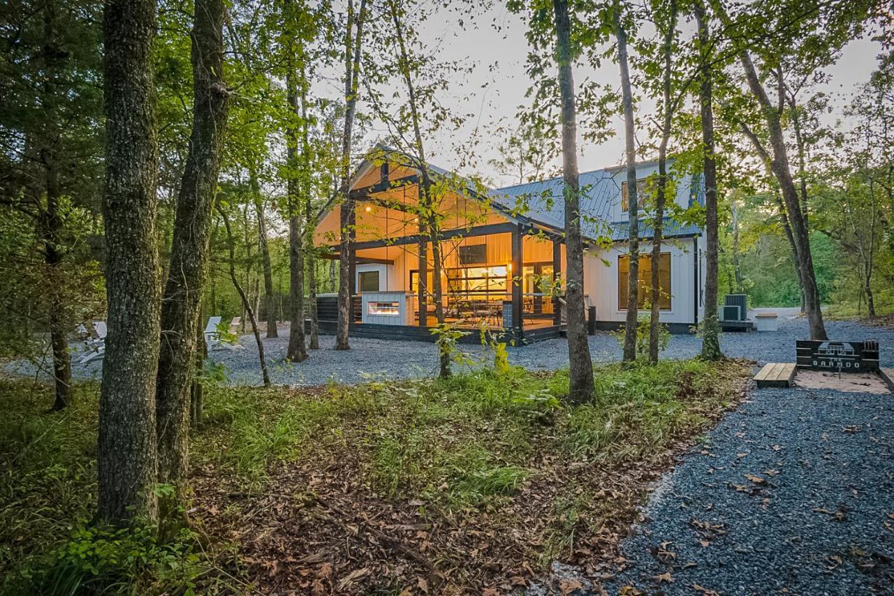"The Barndo" 4Br Luxury Cabin, Hot Tub, Fire Pit, Bunks, Arcades, Playhouse! Broken Bow Eksteriør bilde